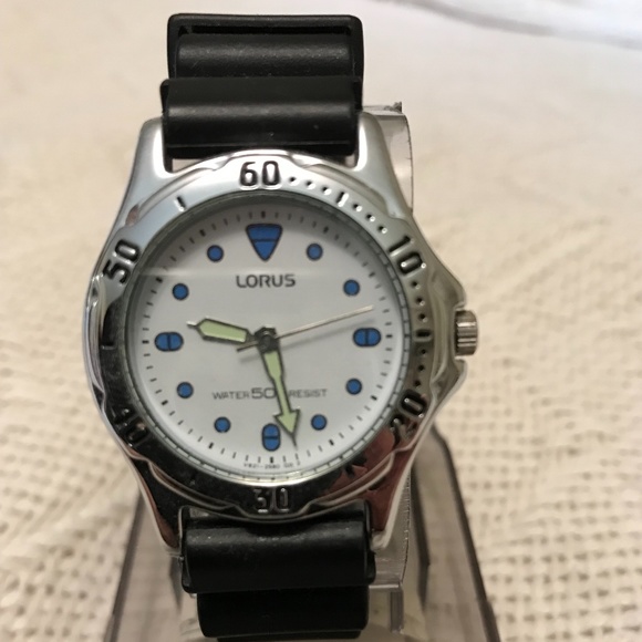 Lorus by Seiko Watch with black rubber band - never worn, needs battery - Picture 5 of 10